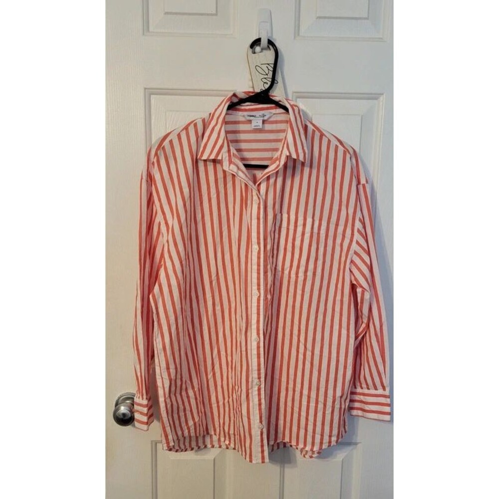 Old Navy The Boyfriend Shirt Sz Medium Button Down Long Sleeve Striped Red